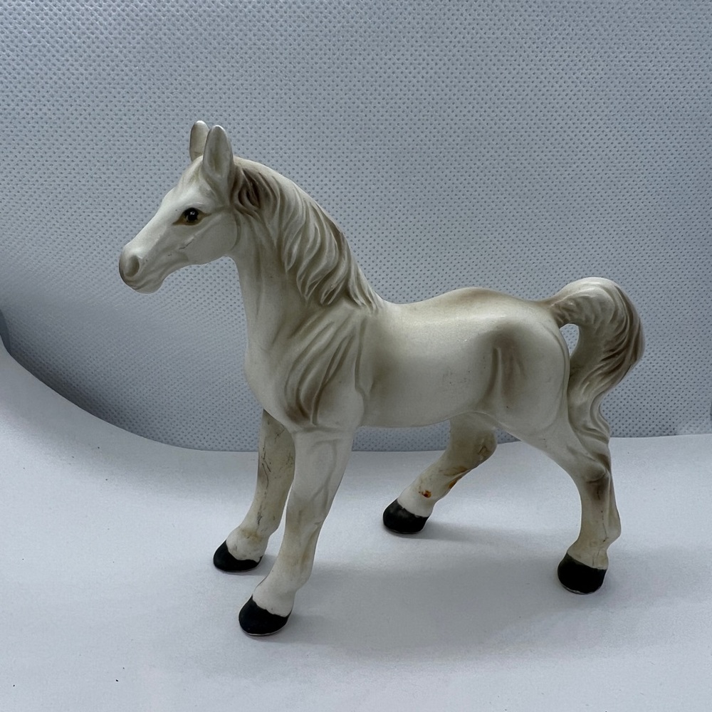 Vintage Horse Figurine E3295